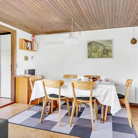 The Yellow House 200 Metres From The